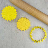 Sunflower Embosser & Cutter Set145