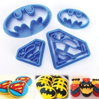 4 PIECES BATMAN & SUPERMAN COOKIE CUTTER SET